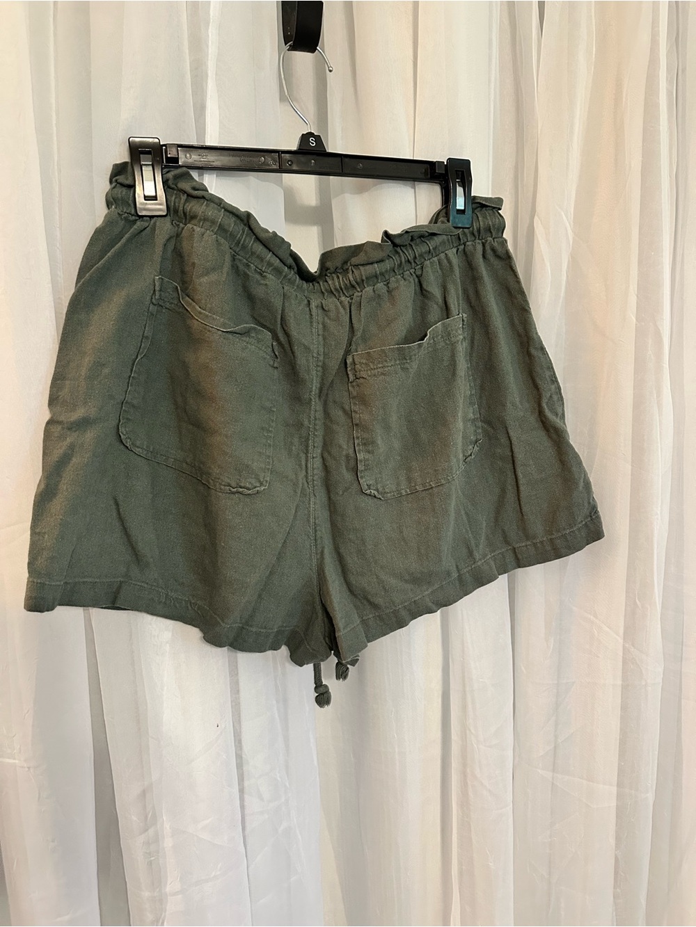 Women's Olive Drawstring Linen-Blend Shorts with Elastic and Drawstring - Picture 3 of 6